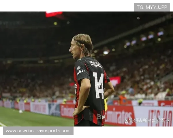 科莫主场控球超70% 完全压制维罗纳